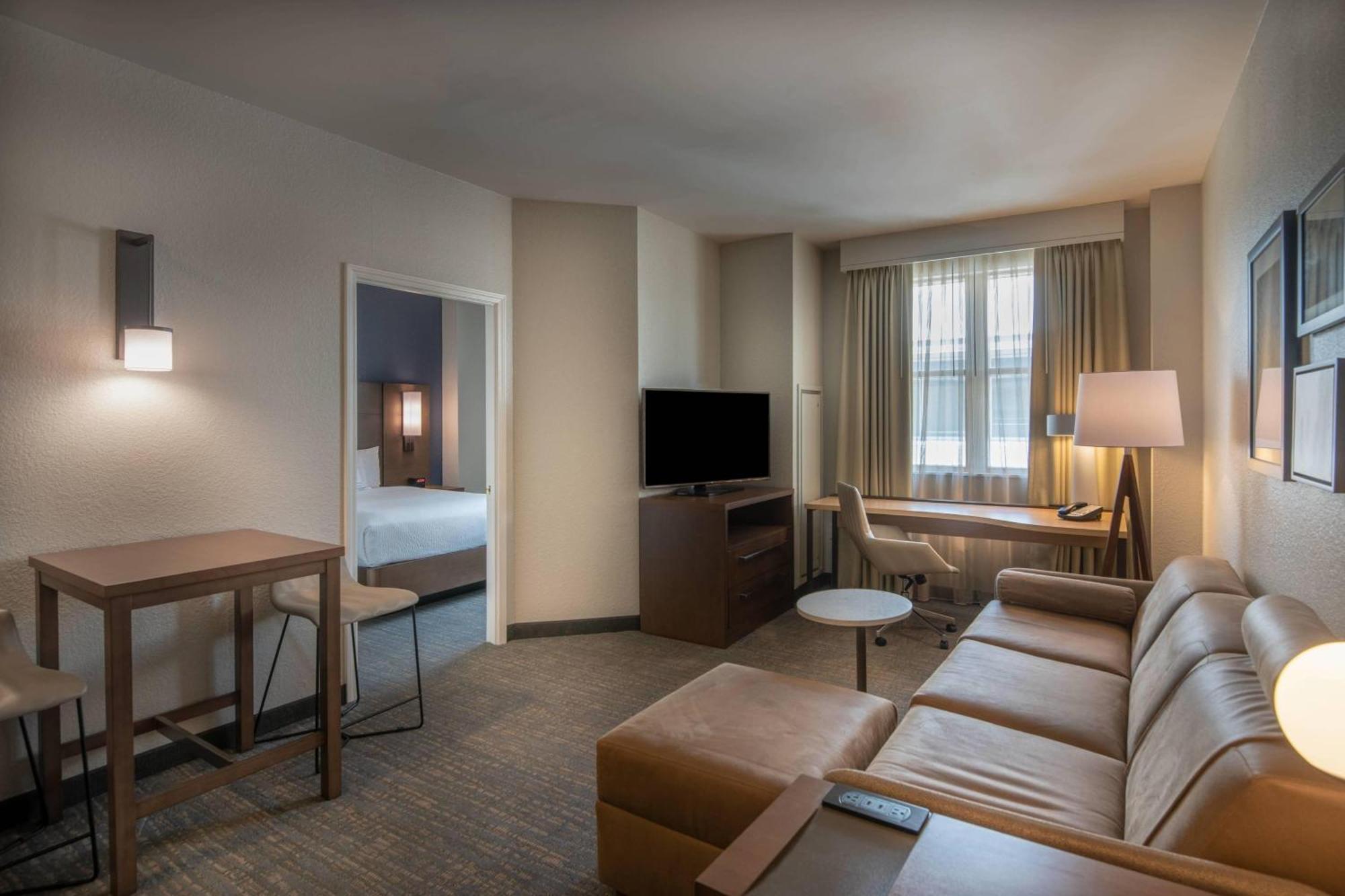 By Marriott Washington, Dc National Mall Hotel Washington