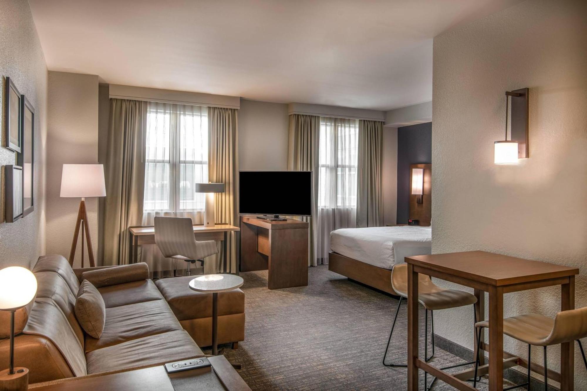 By Marriott Washington, Dc National Mall