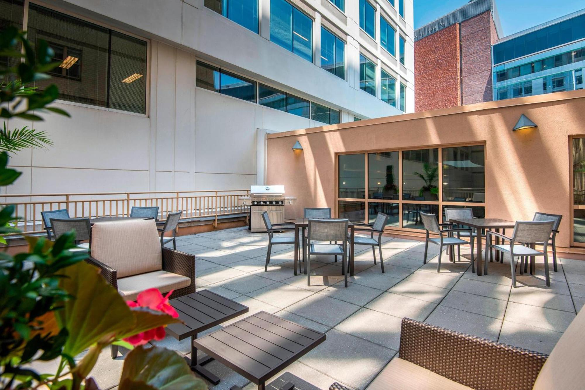 By Marriott Washington, Dc National Mall 3*