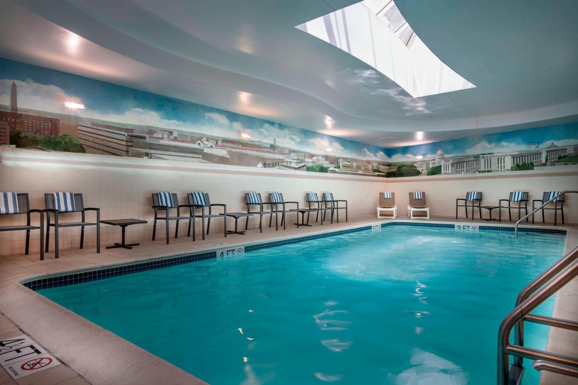 By Marriott Washington, Dc National Mall 3*